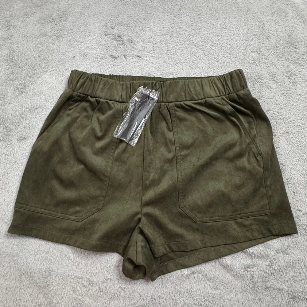 Steve‎ Madden Shorts NWT Women's Tagged Size Medium Green Elastic Waist